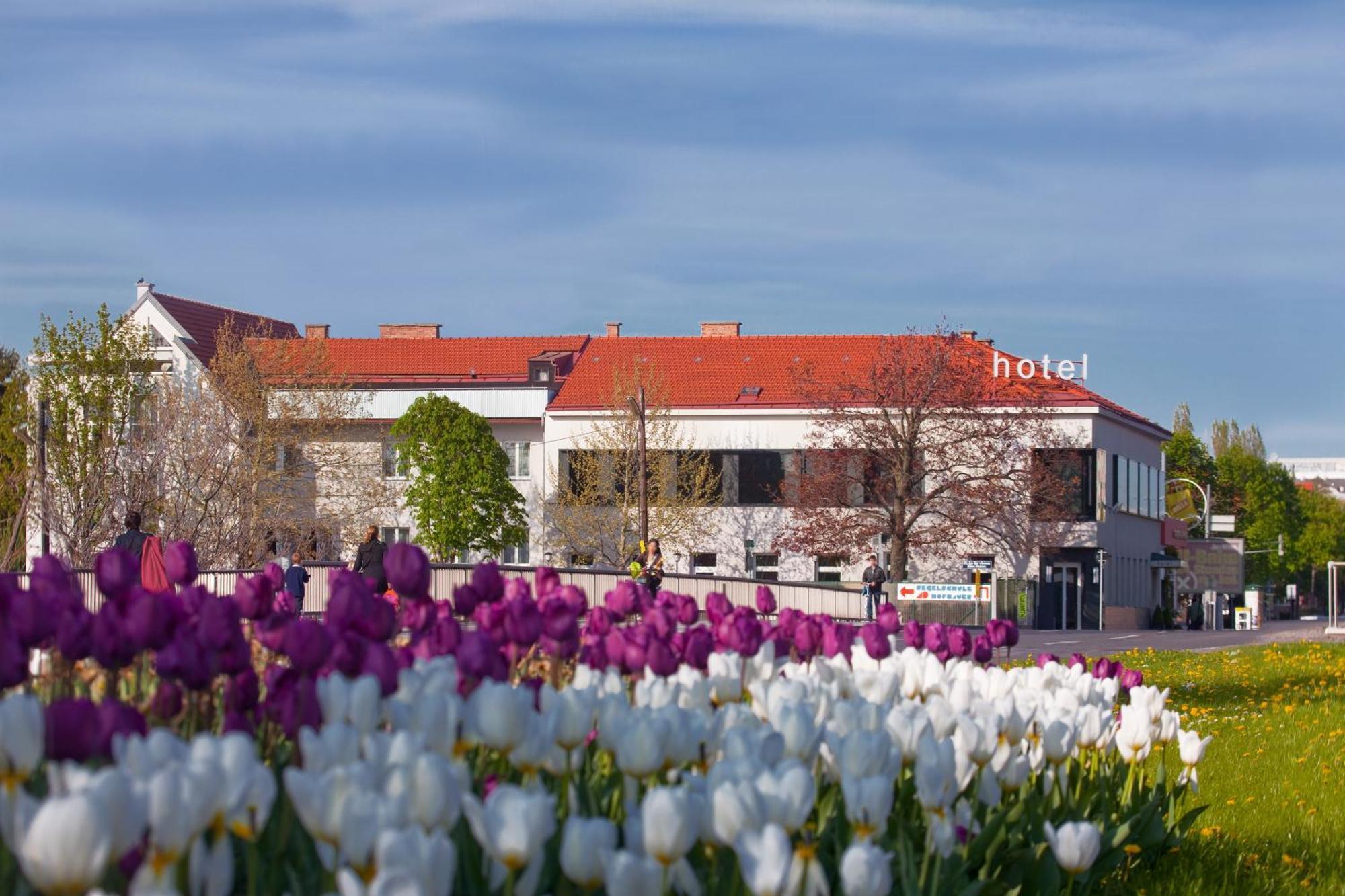 Strandhotel Alte Donau Vienna Exterior photo