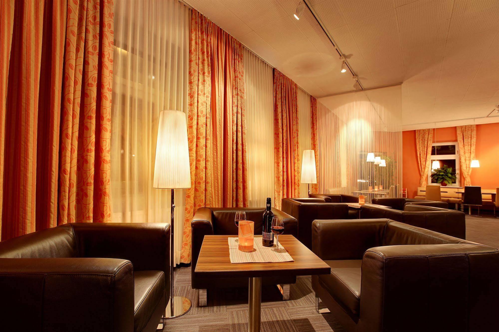 Strandhotel Alte Donau Vienna Exterior photo