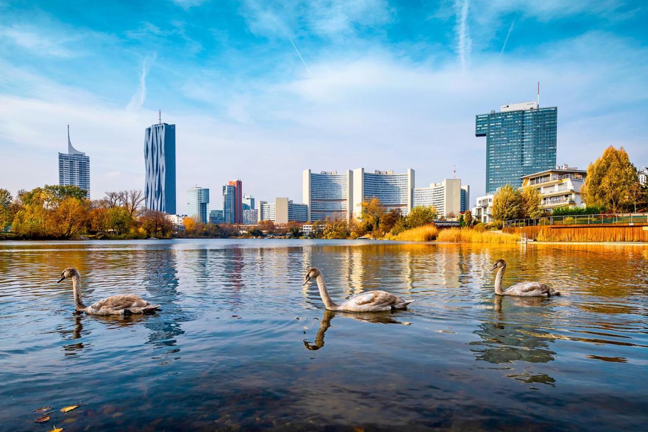 Strandhotel Alte Donau Vienna Exterior photo